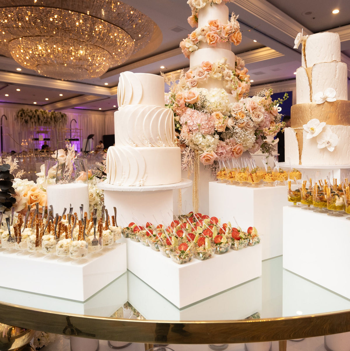 Wedding cake table
